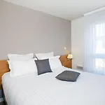 Sejours & Affaires Atrium 3* Ανζέρ