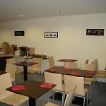 Sejours & Affaires Atrium 3* Ανζέρ