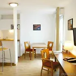 Sejours & Affaires Atrium 3* Ανζέρ