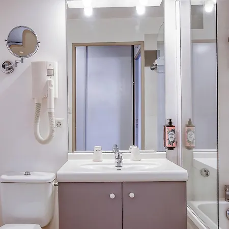 Sejours & Affaires Atrium 3*