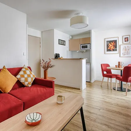 Sejours & Affaires Atrium מלון דירות