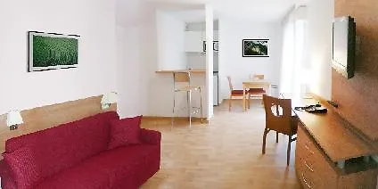 Sejours & Affaires Atrium 3*