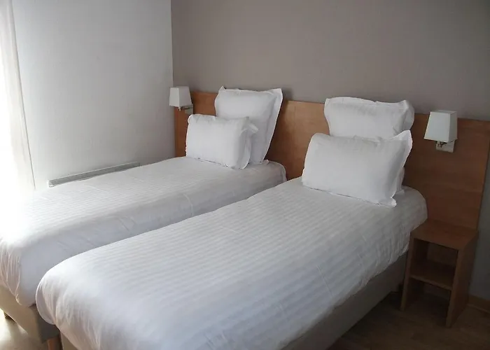 Sejours & Affaires Atrium 3* أنجير