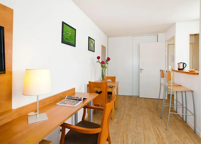 מלון דירות Sejours & Affaires Atrium 3*