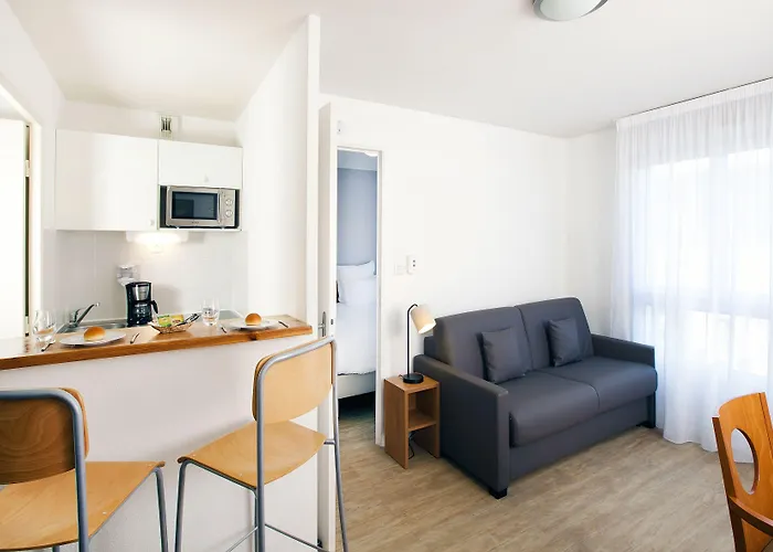 Sejours & Affaires Atrium 3* أنجير