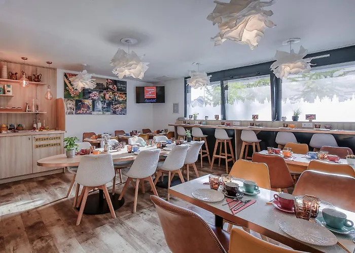 Sejours & Affaires Atrium 3*