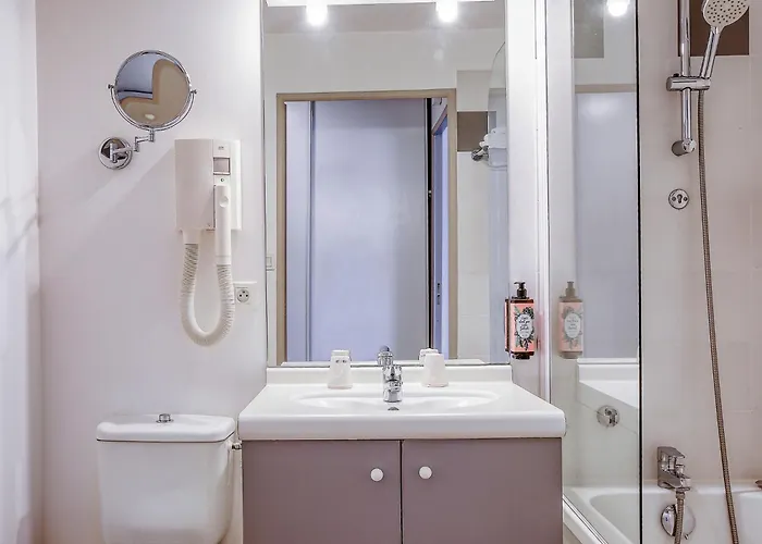 Sejours & Affaires Atrium 3*